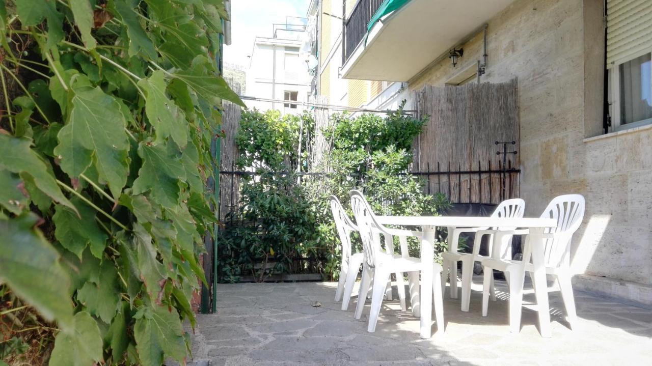 Amelie House Apartment เลวานโต ภายนอก รูปภาพ